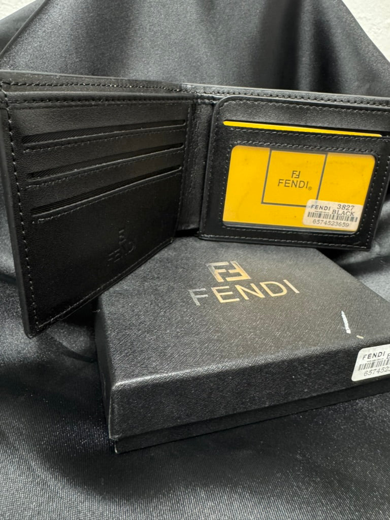 Fendi Cartera Classic F