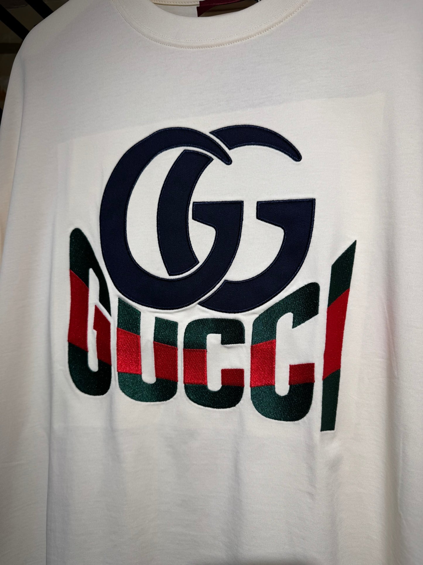 Gucci – Oversize GG Gucci Logo T-Shirt (White).