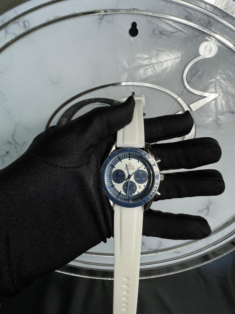 Reloj Omega Speedmaster Blanco con Azúl