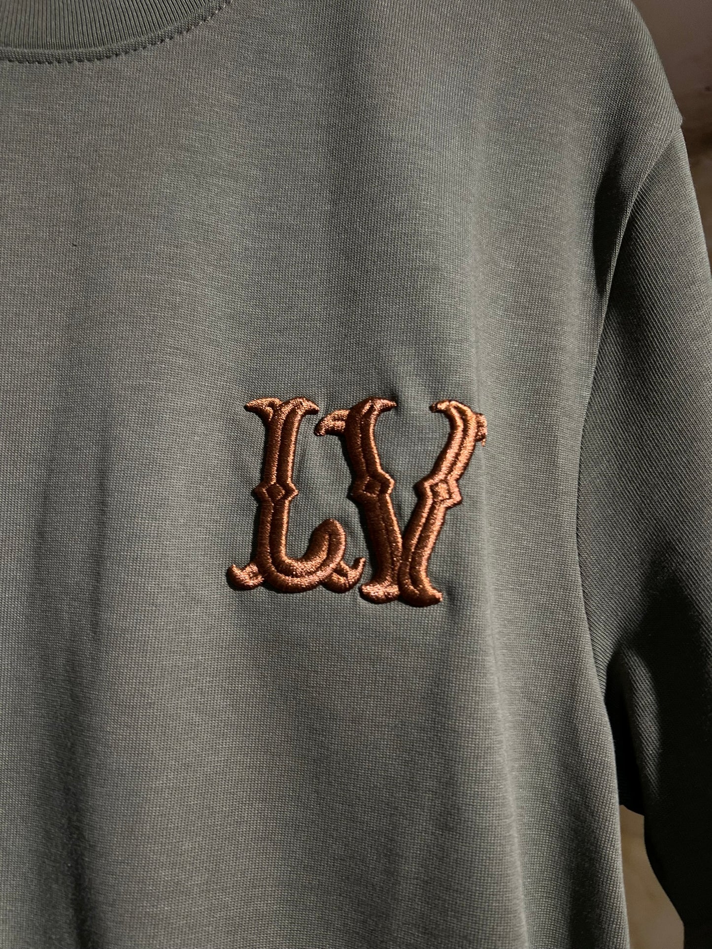 Louis Vuitton LV Gothic Tee Verde Oliva