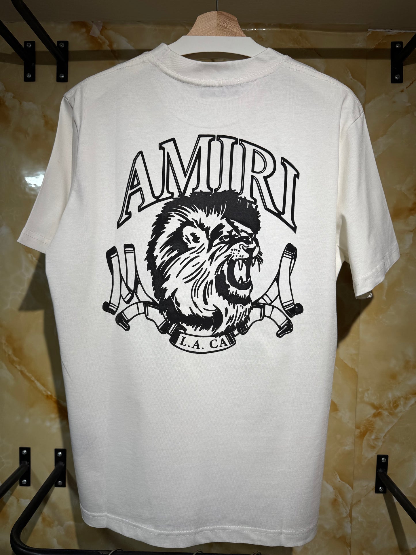 Amiri Wolf Crest