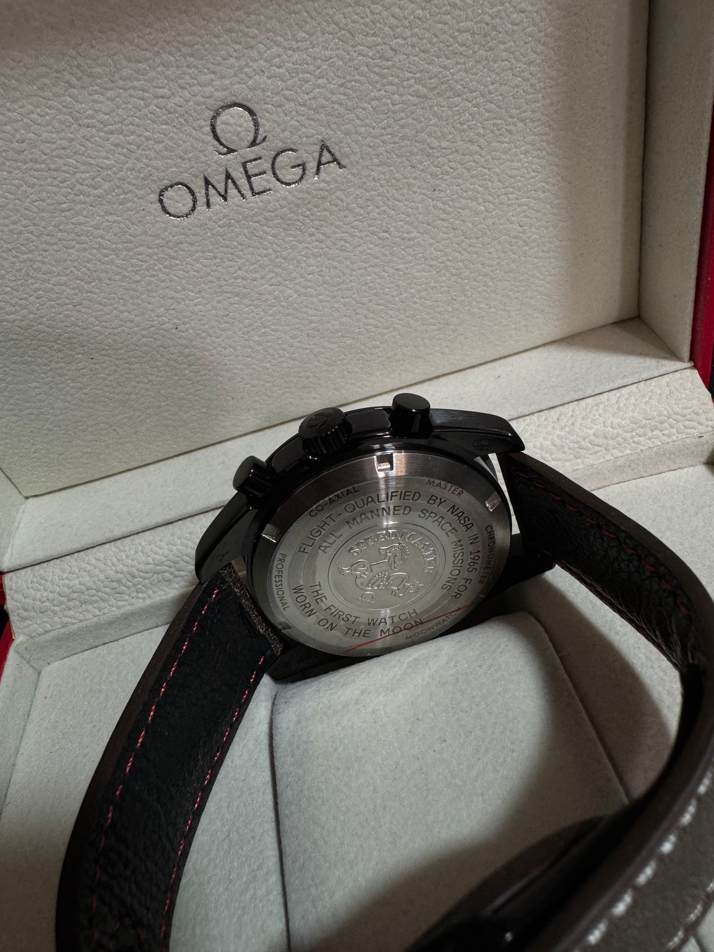 Omega Speedmaster Dark Side Of The Moon Cuero
