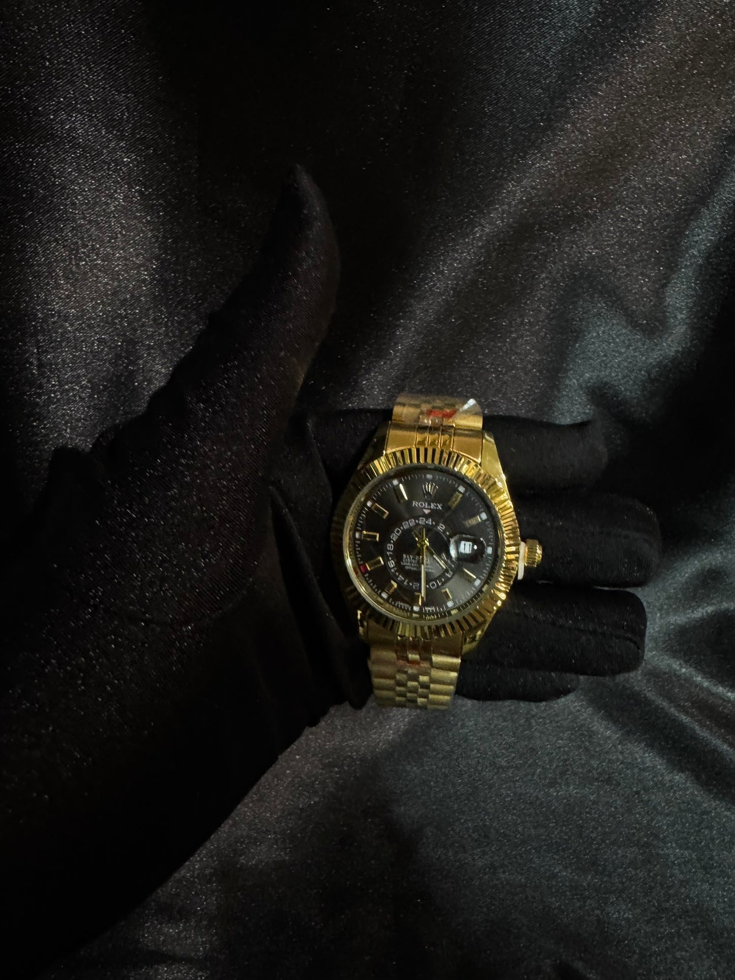 Reloj Rolex Skydweller Dorado con Cara Negra
