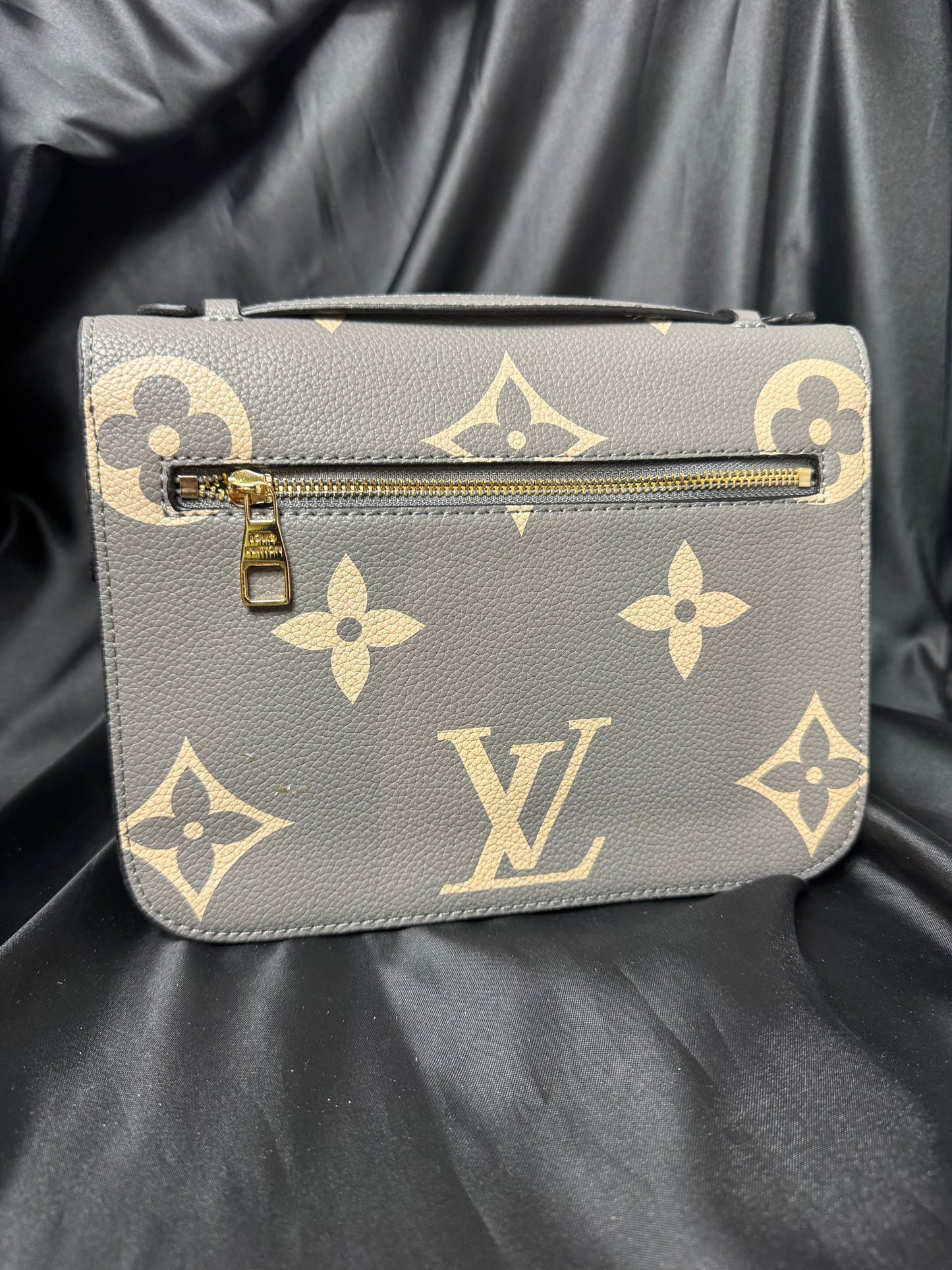 Louis Vuitton Metis Turtle Dove Azul