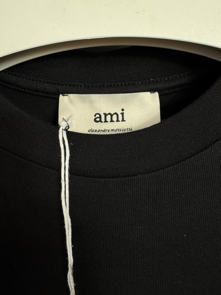 Playera Ami Mini Logo Negra Bordado UA
