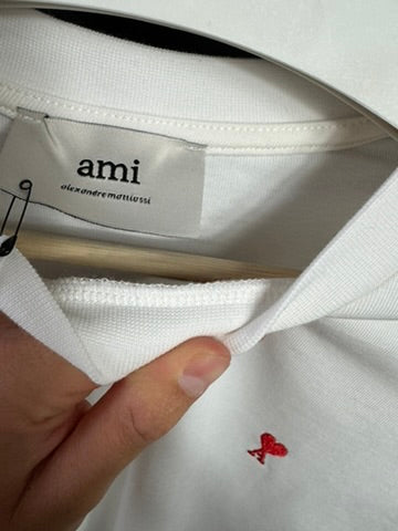 Playera Ami Mini Logo Blanca Bordado UA