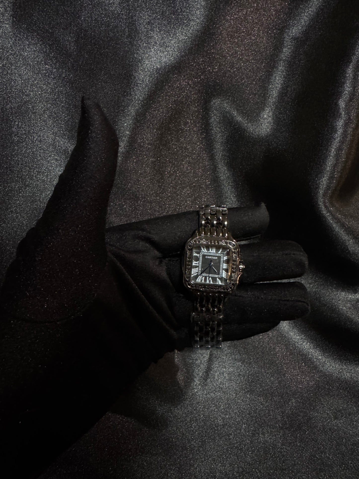 Reloj Cartier Panthere Negro detalle Pedrería