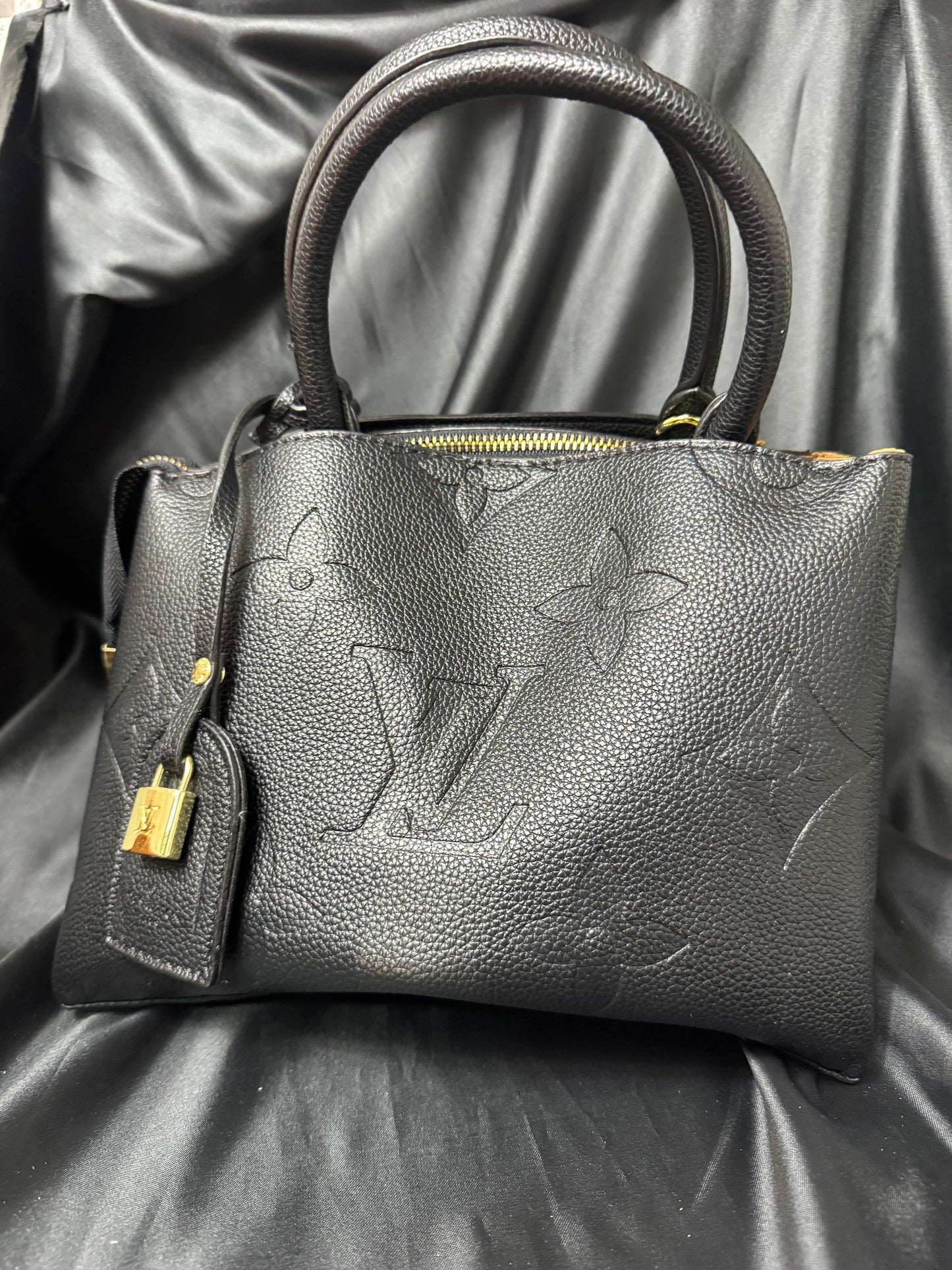 Louis Vuitton Petite Palais Negra