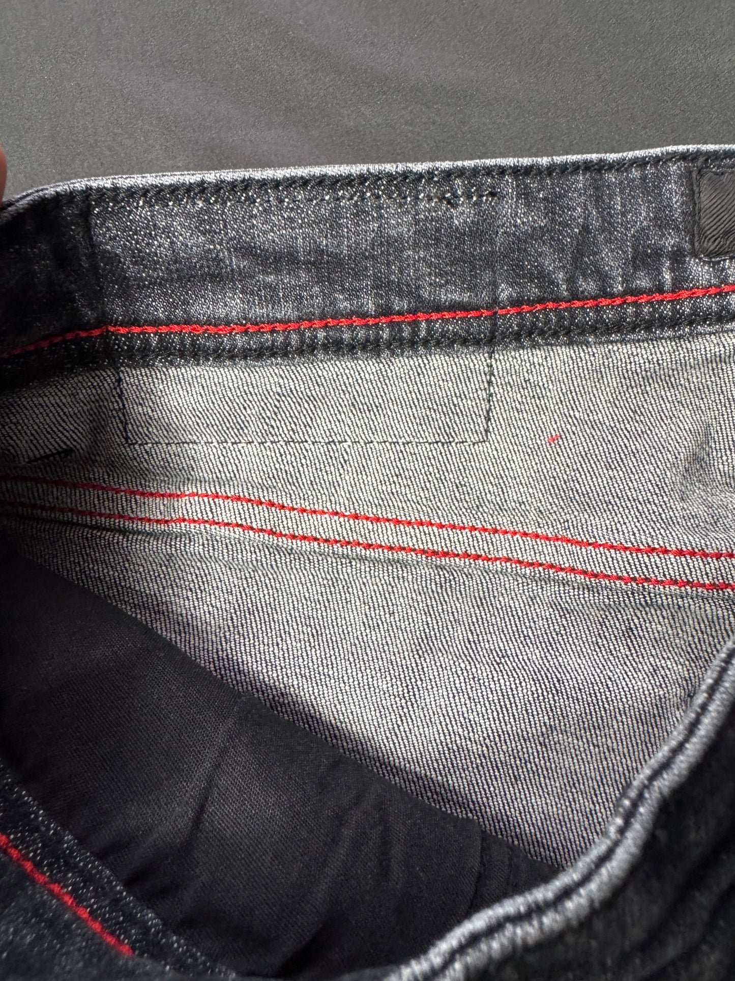 Jeans Prada Negros Etiqueta Piel con Placa
