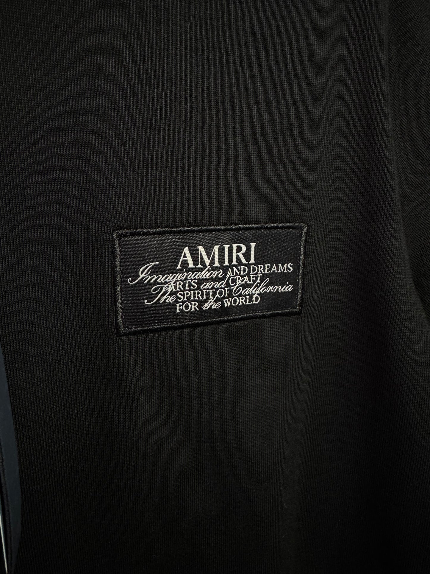 Playera Amiri Parche Bordado Negra UA