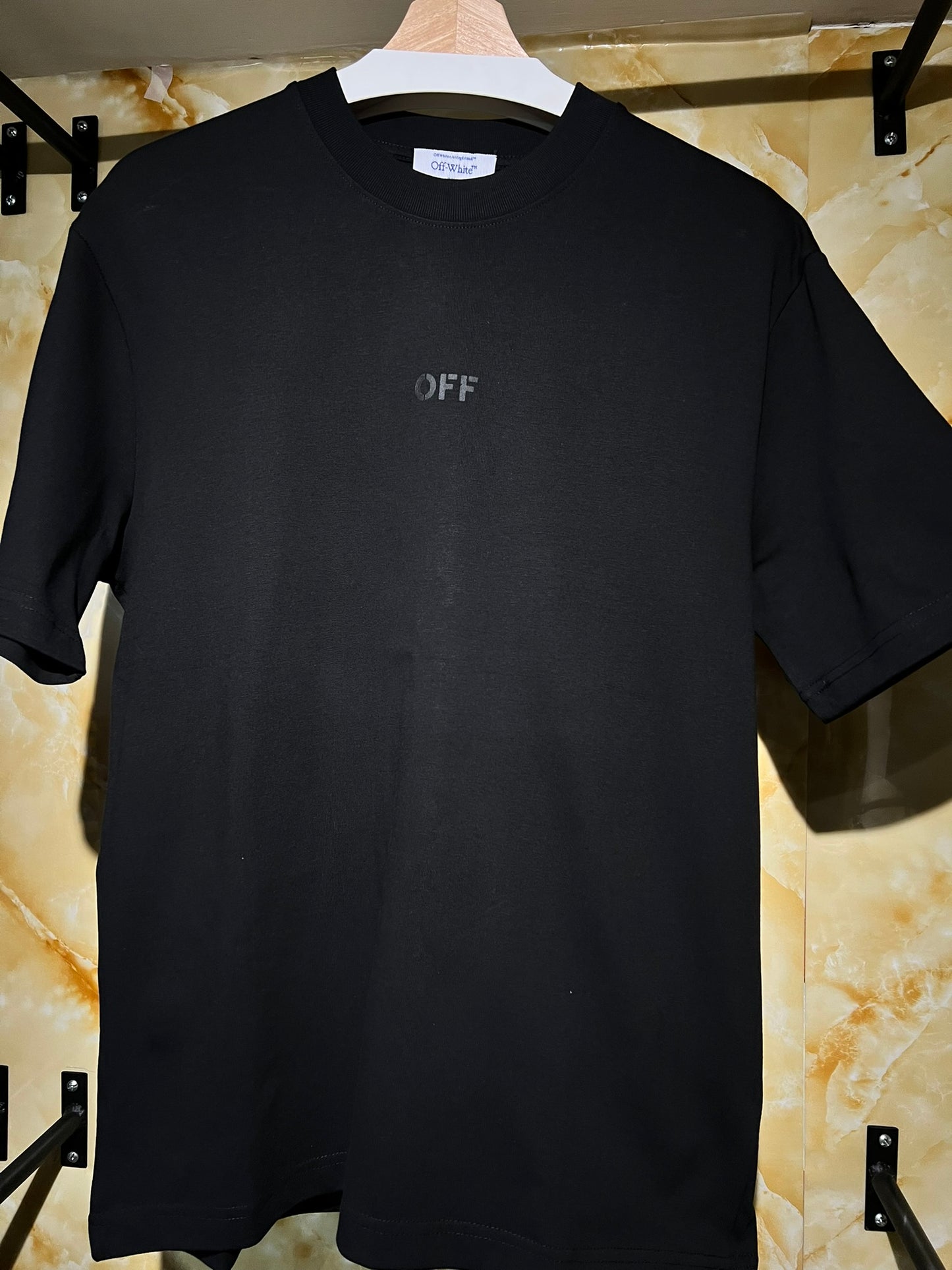 Off-White Matte Arrows Tee Negra