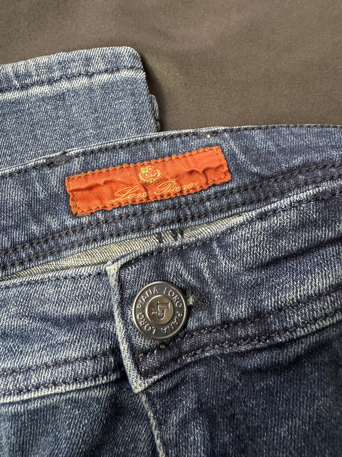 Jeans Loro Piana con Placa