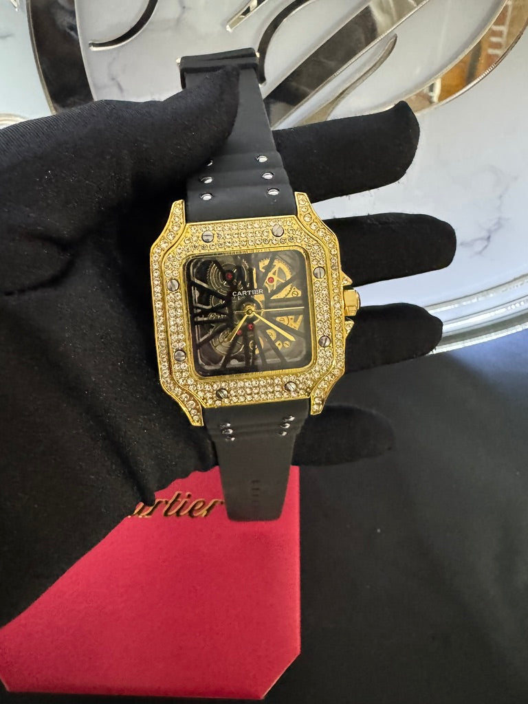 Reloj Cartier Santos Skeleton Caucho con Piedras en Dorado