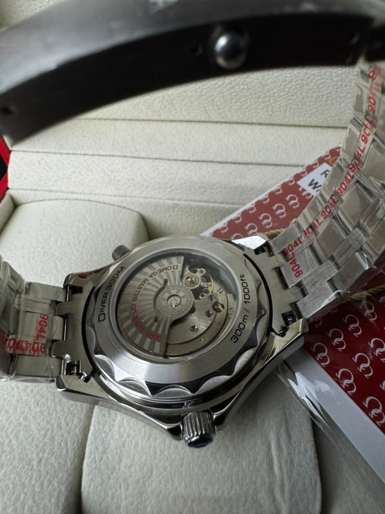 Omega Seamaster James Bond