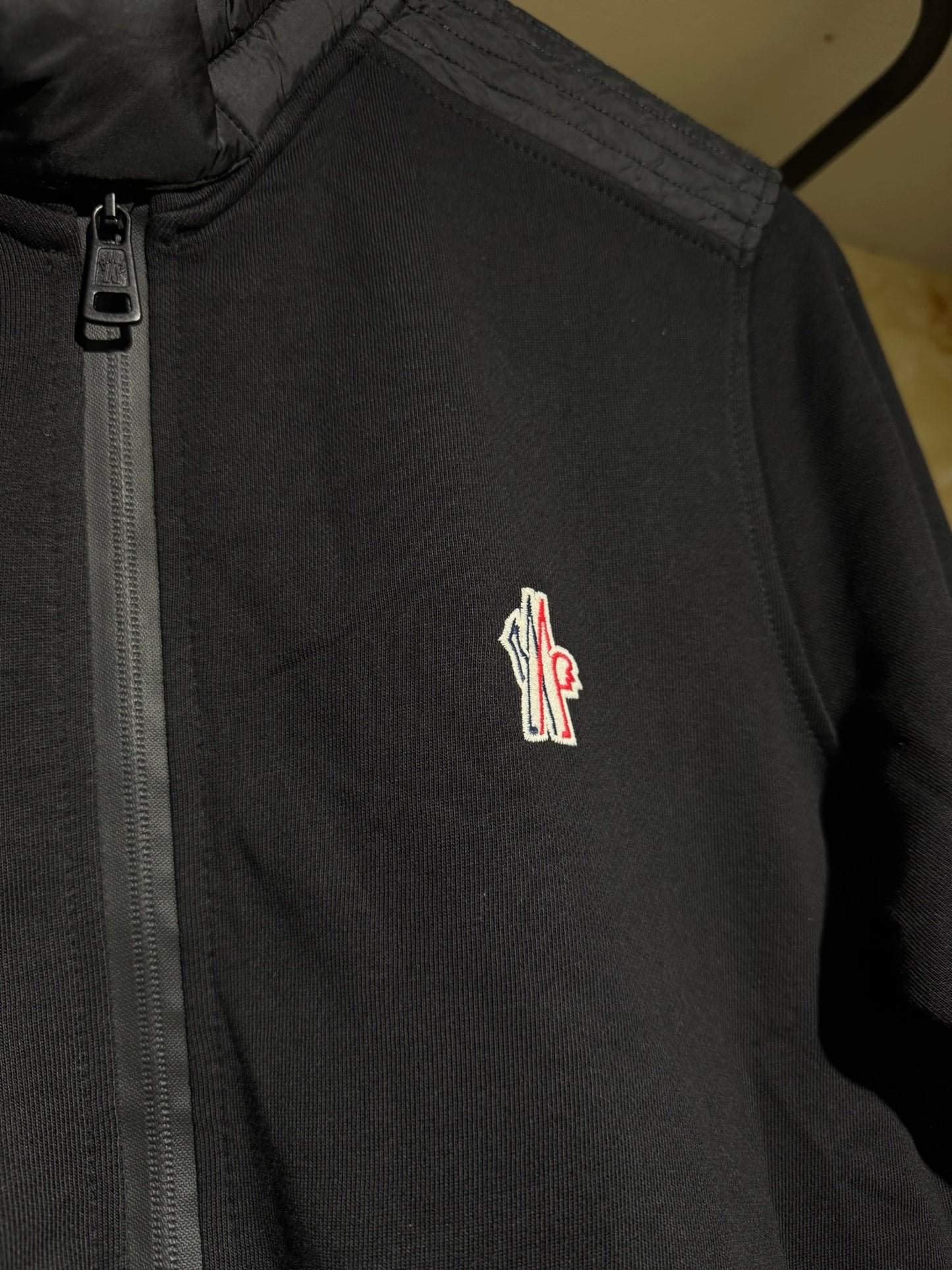 Moncler Hoodie Negra Con Cierre