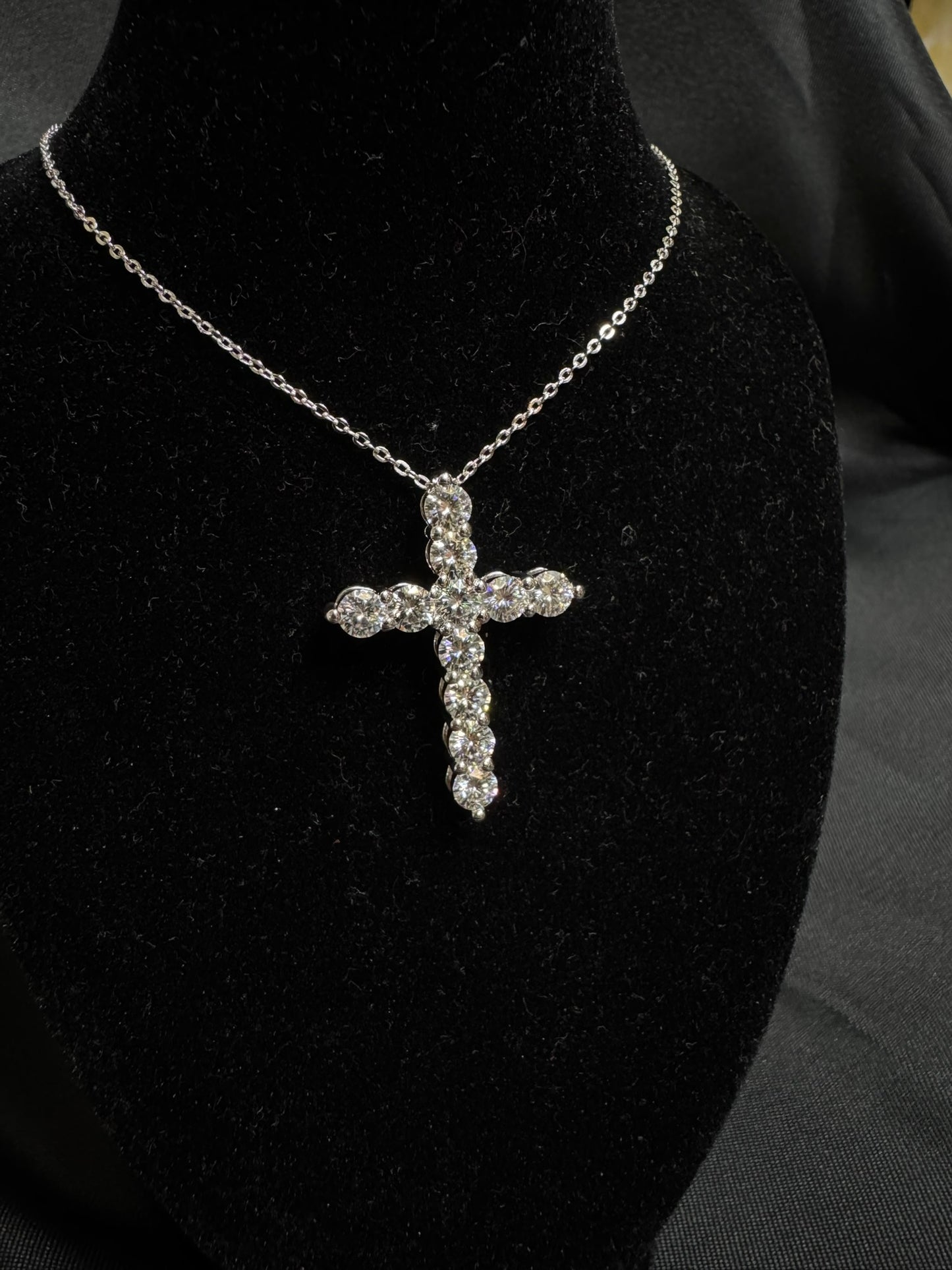 Collar Cruz Moissanita Real