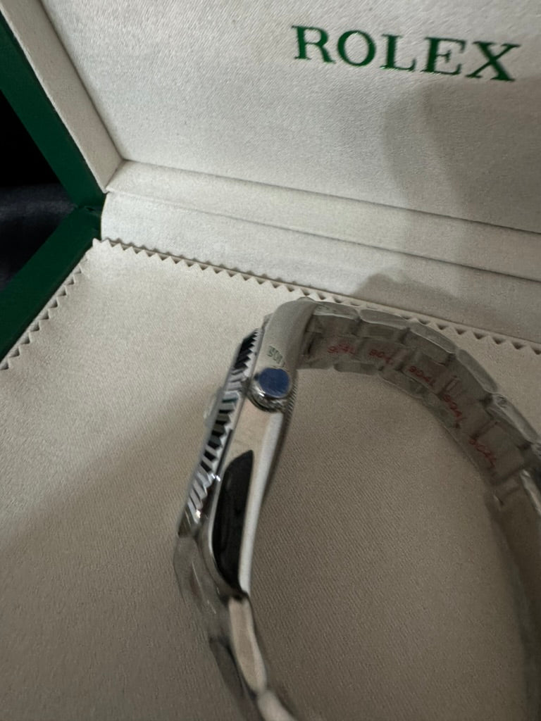 Rolex Date Just Green Dial Texture Oyster