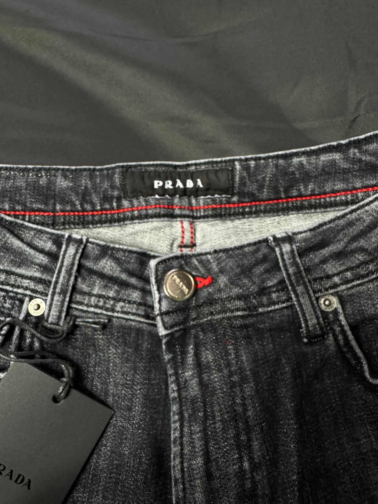 Jeans Prada Negros Etiqueta Piel con Placa