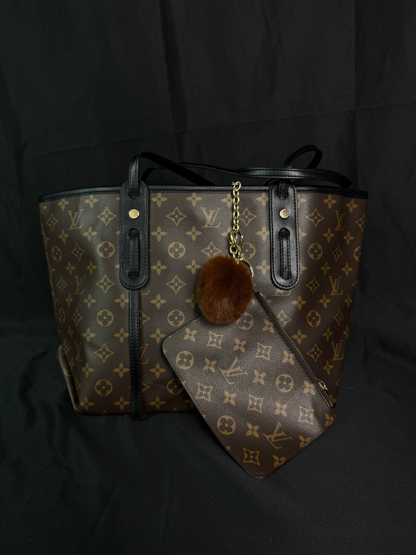 Louis Vuitton Neverfull Medium Monogram w/ Black