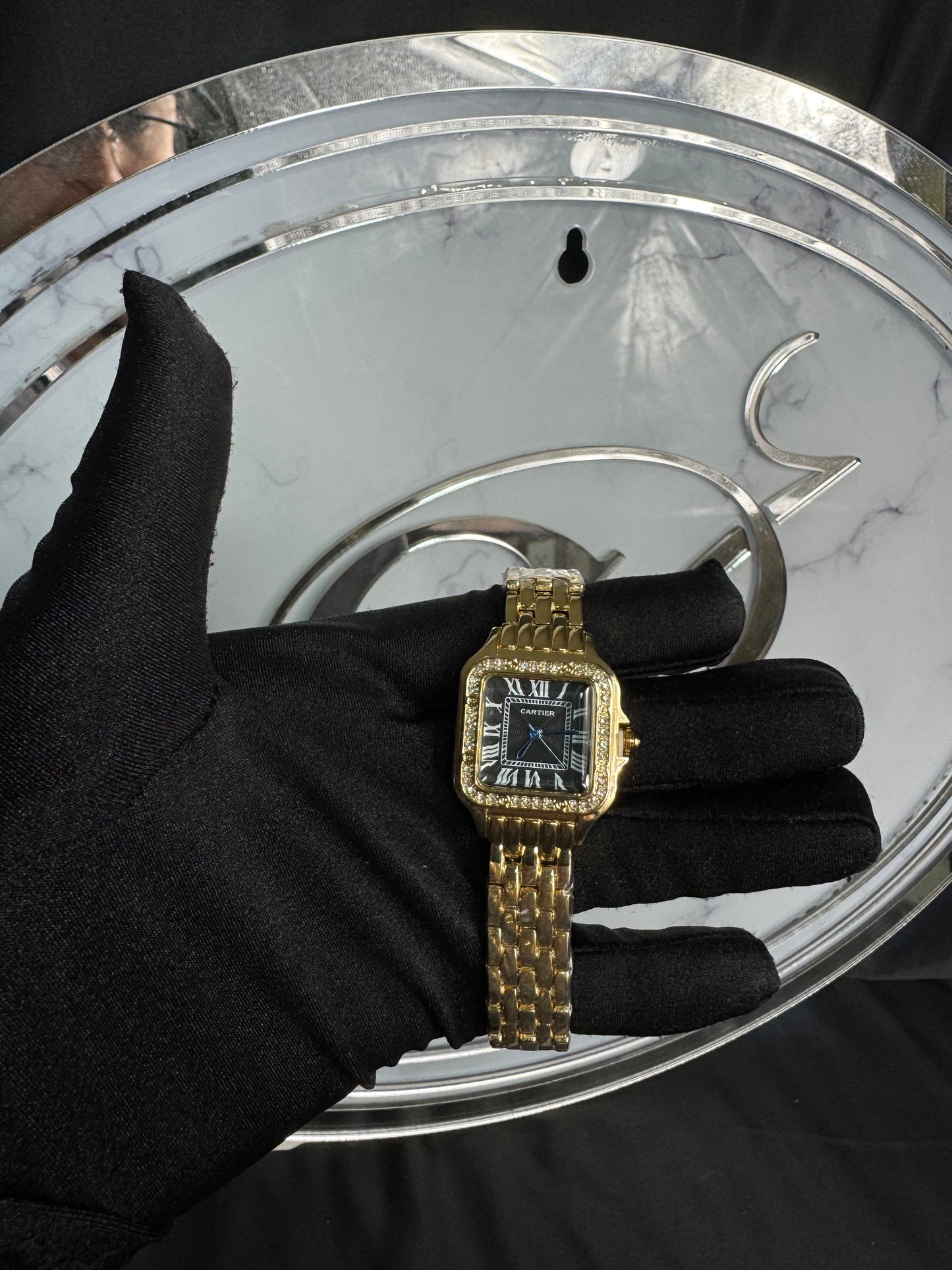 Reloj Cartier Panthere Dorado y Negro con Pedrería