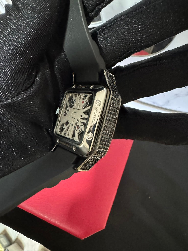 Reloj Cartier Santos Skeleton Caucho con Piedras Carátula Negra