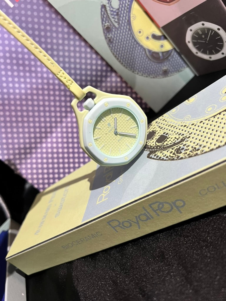 Swatch Royal Pop Blaue Acht