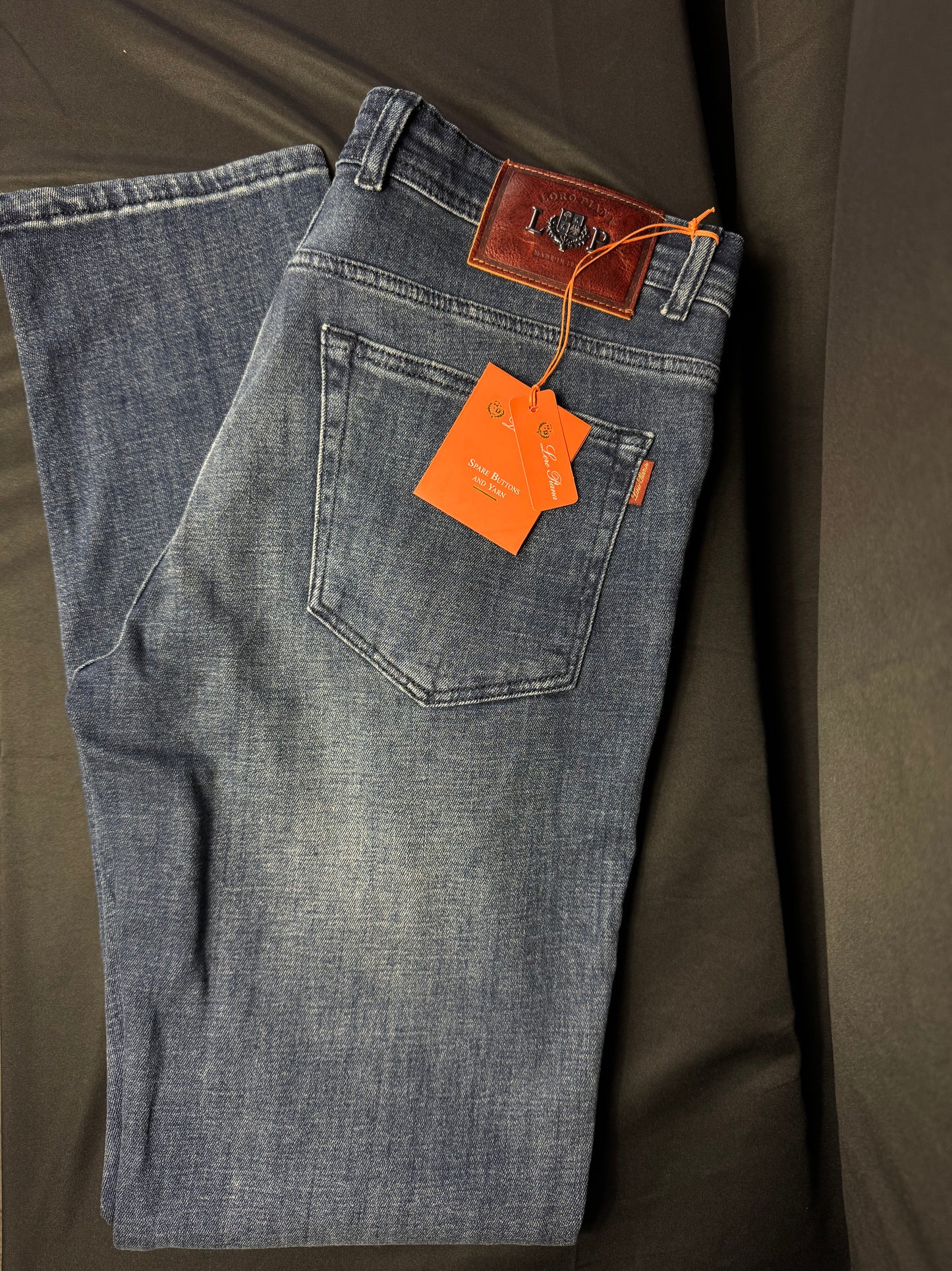 Jeans Loro Piana con Placa