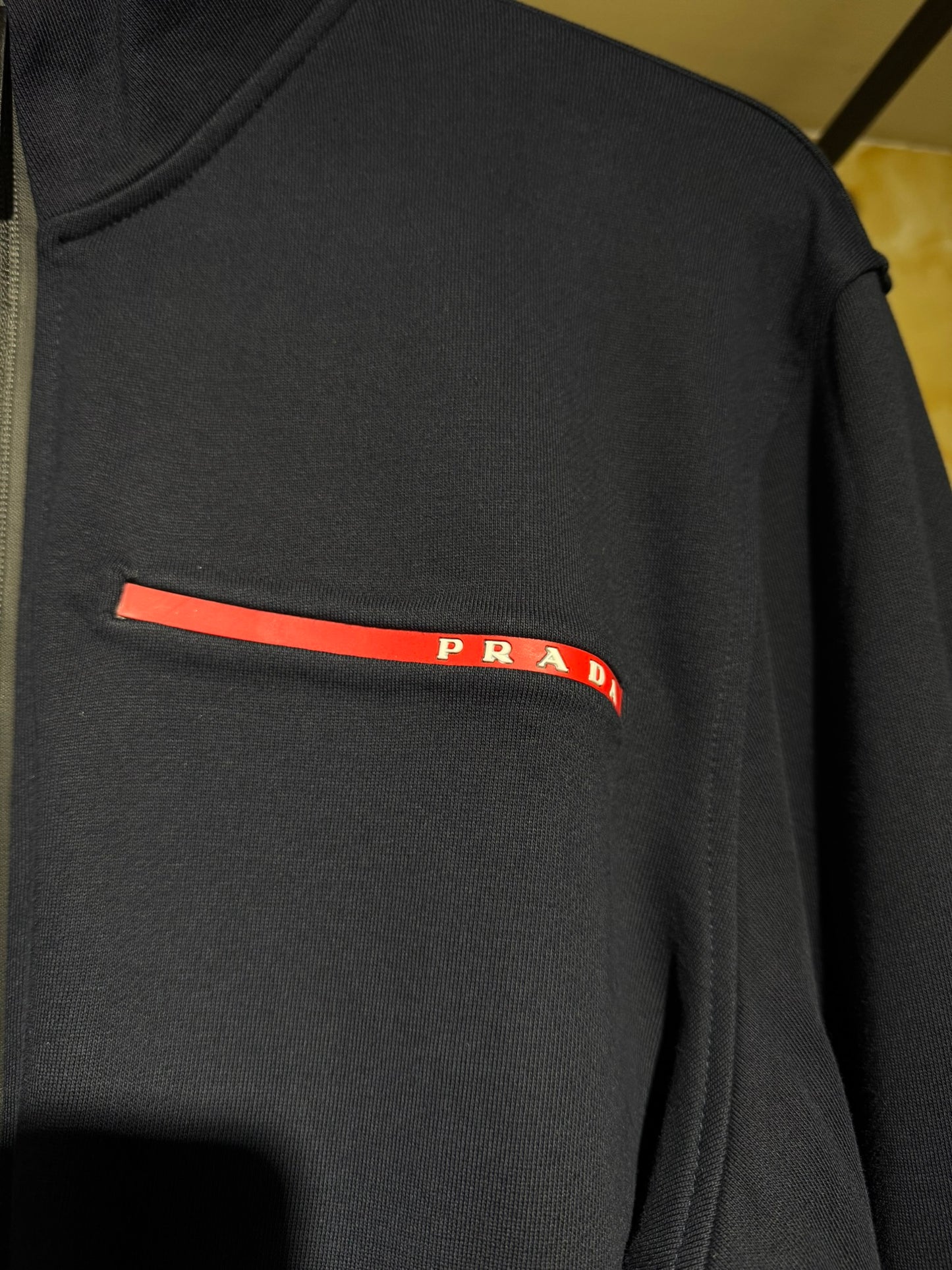 Prada Hoodie Negro Cierre