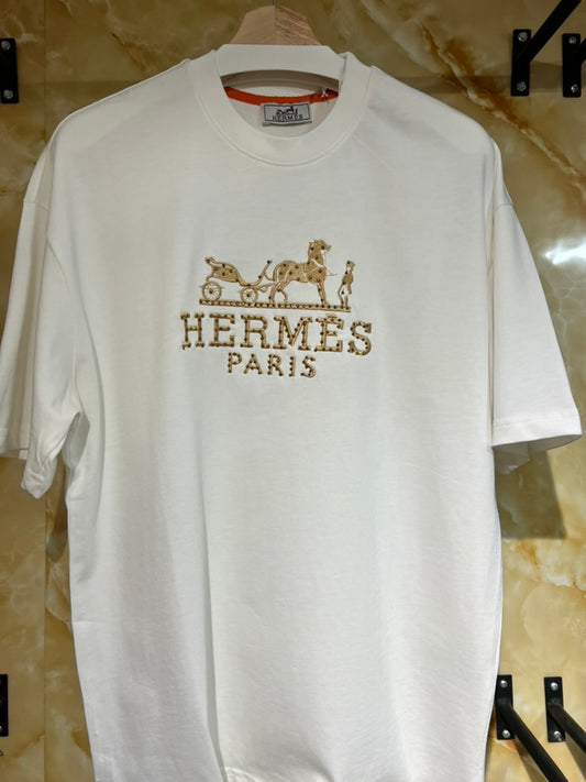 Playera Hermès Paris Blanca con Bordado Dorado