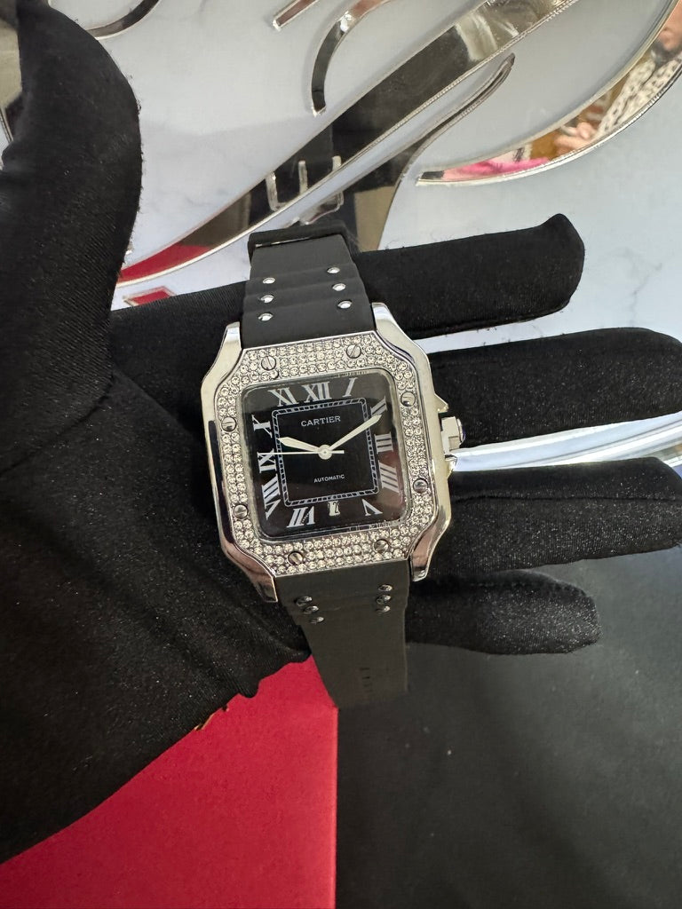 Reloj Cartier Santos Caucho Carátula Negra con Piedras