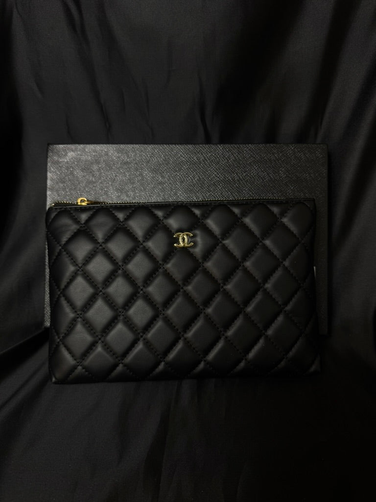 Chanel Estuche Caviar