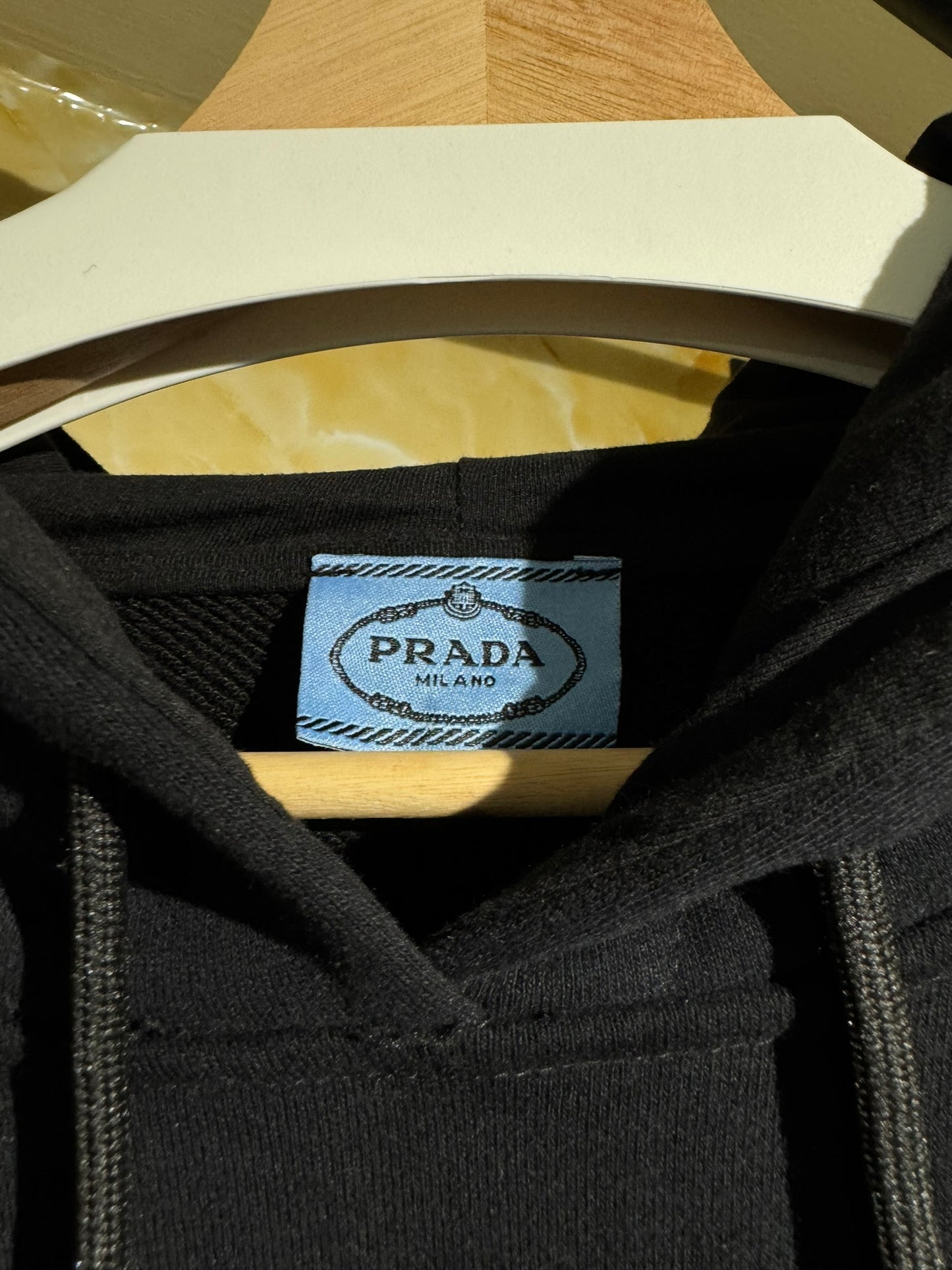 Prada Hoodie Negra