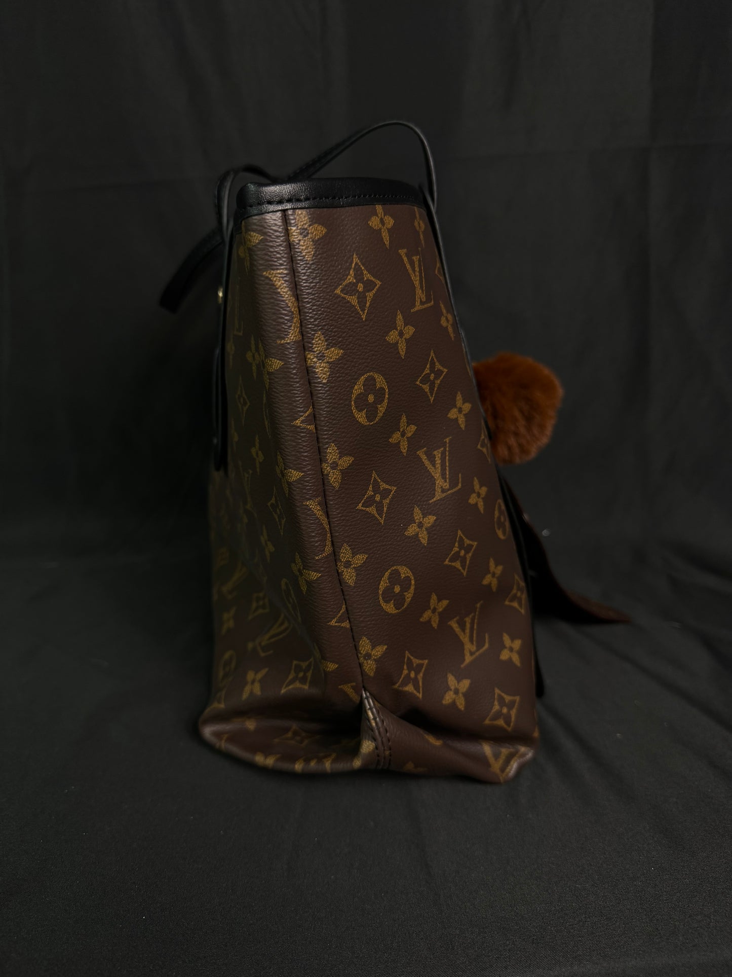 Louis Vuitton Neverfull Medium Monogram w/ Black