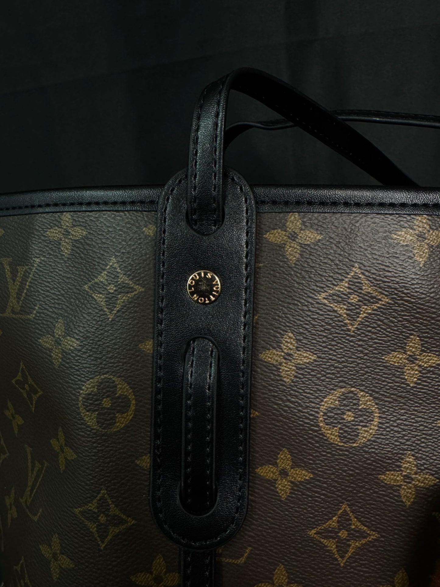 Louis Vuitton Neverfull Medium Monogram w/ Black