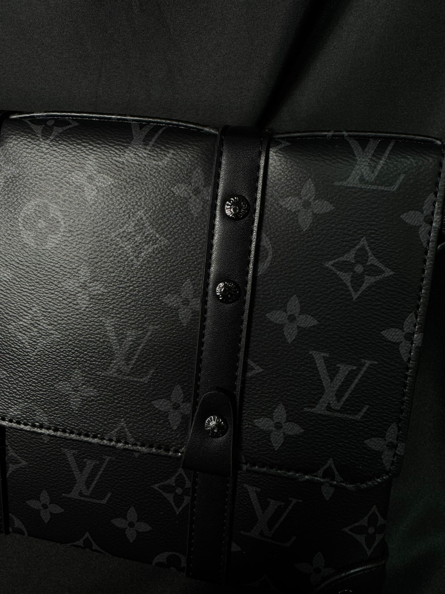 Louis Vuitton Pochette Trunk – Monogram Eclipse (Black/Grey)