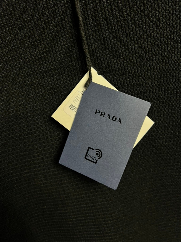 Playera Punto Prada Black UA