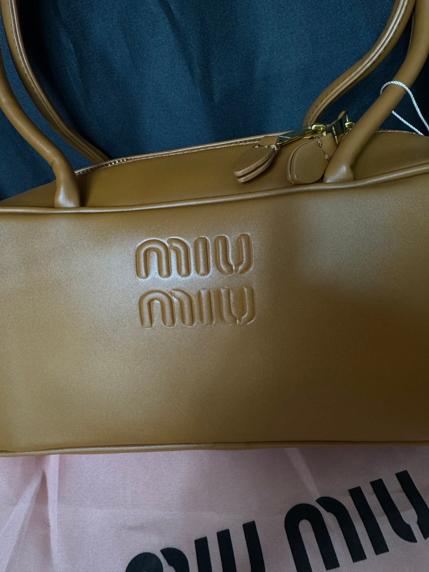 Miu Miu Beau Café