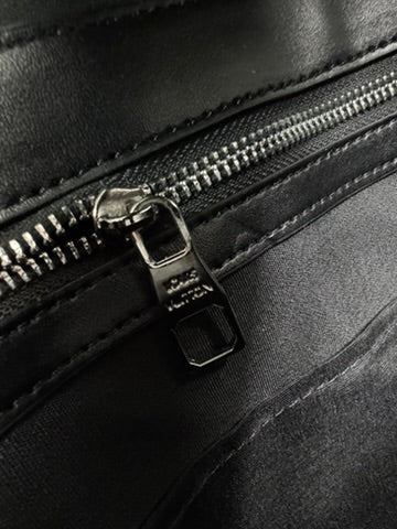 Louis Vuitton Sac Plat Portafolio Monogram Eclipse