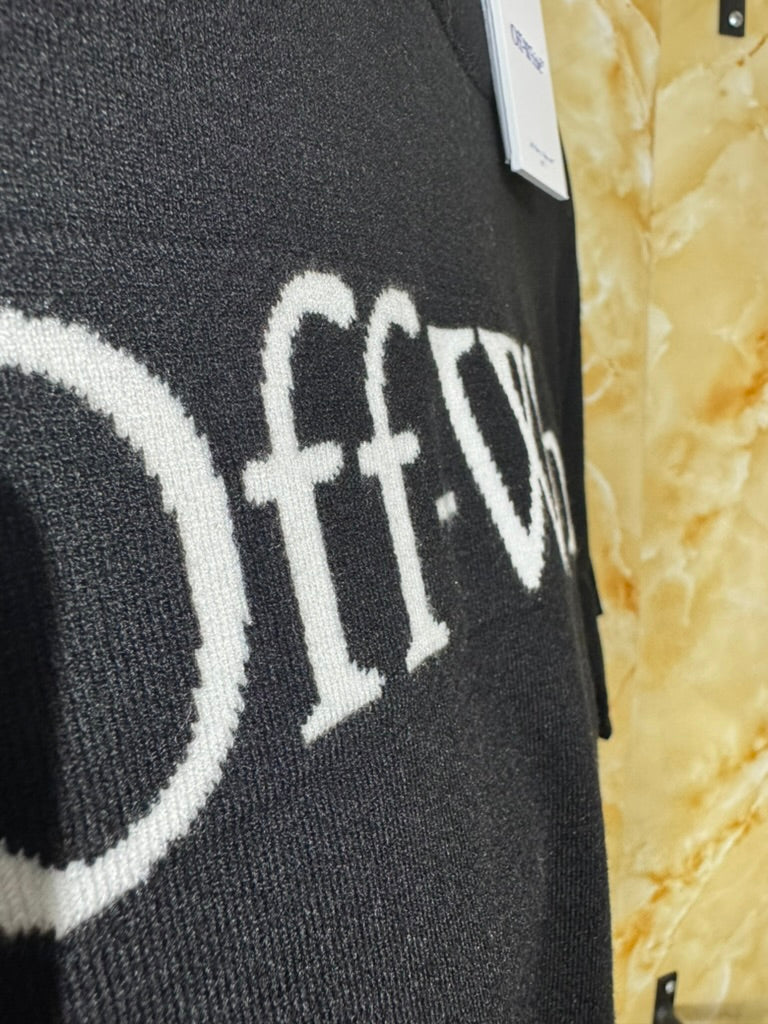 Off-White  “Logo Classic”