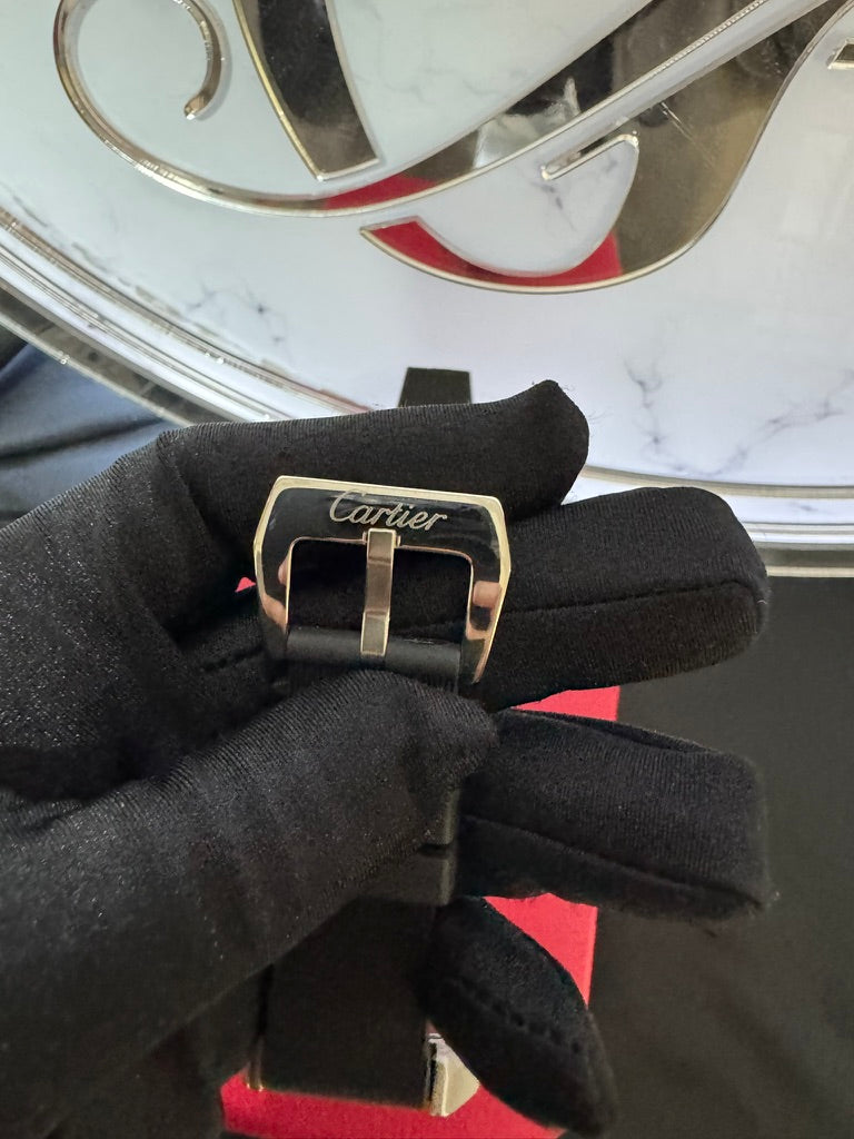 Reloj Cartier Santos Caucho Carátula Negra y Dorado