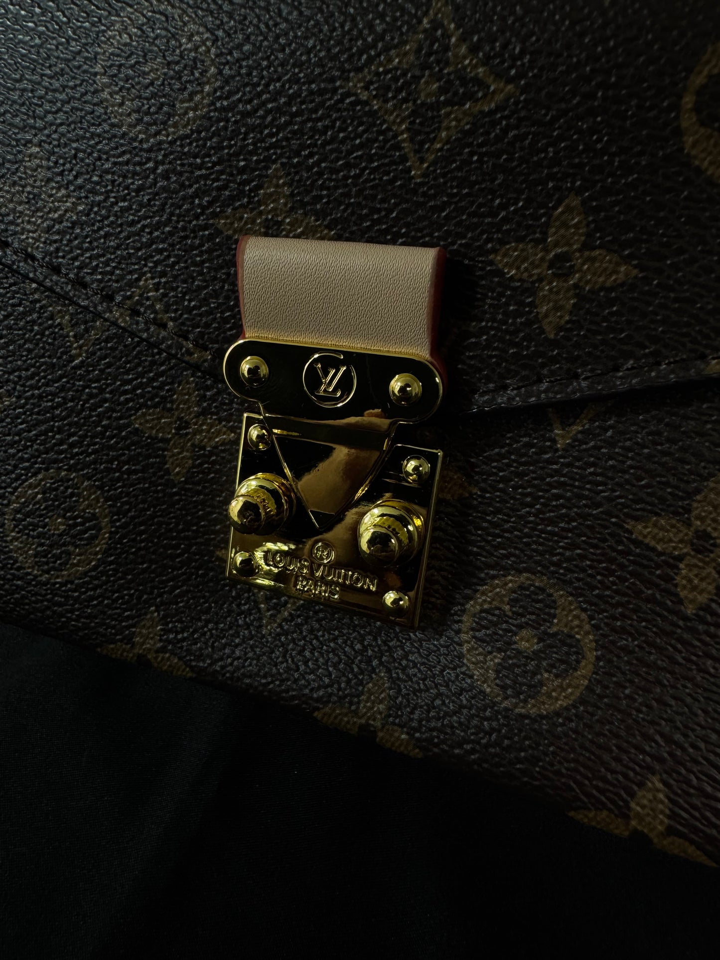Louis Vuitton Pochette Métis Monogram