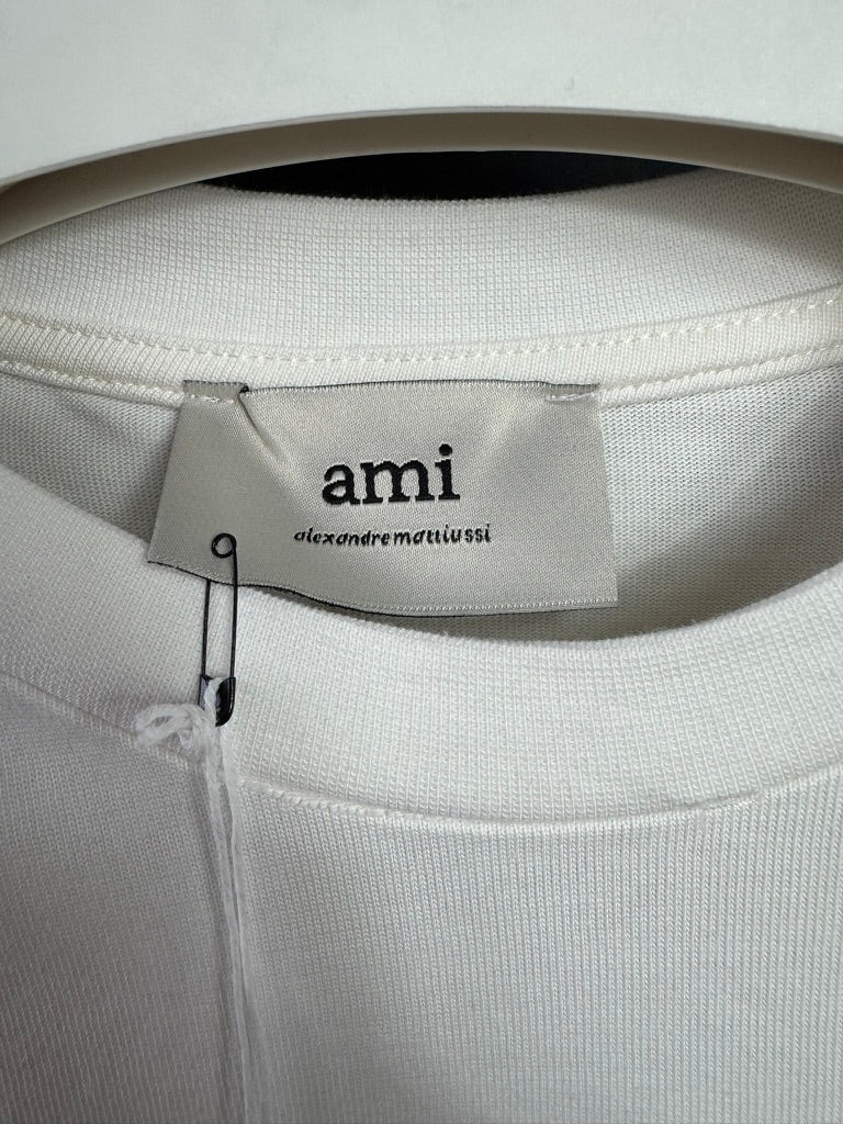 Playera Ami Mini Logo Blanca Bordado UA