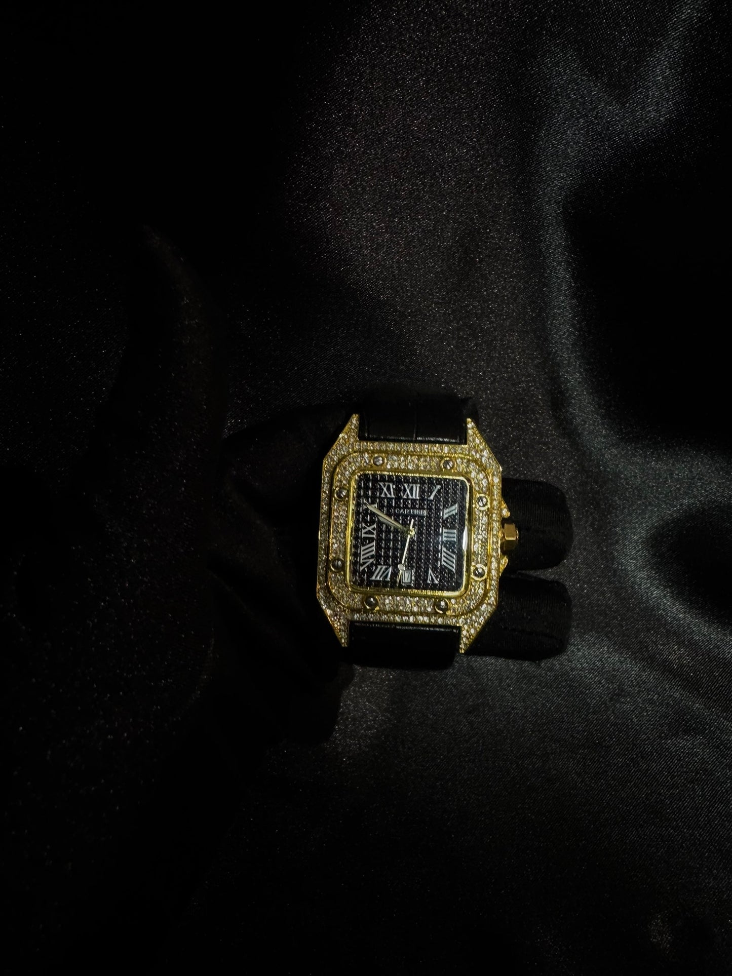 Reloj Cartier Santos con Pedrería Dorado, Correa de Piel
