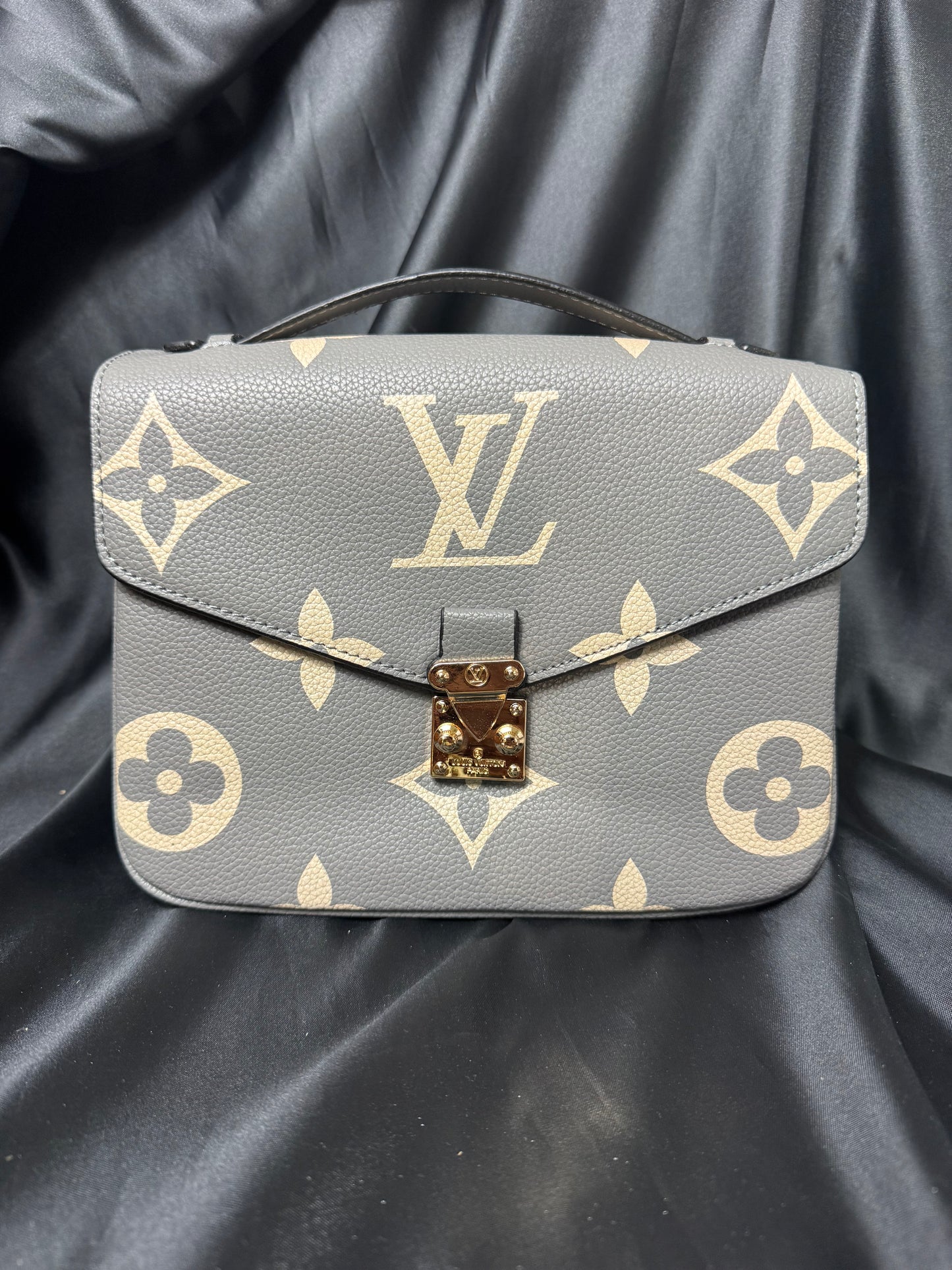 Louis Vuitton Metis Turtle Dove Azul
