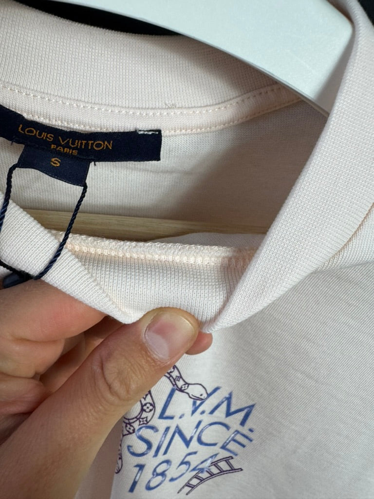 Playera Louis Vuitton Snakes Salmon UA