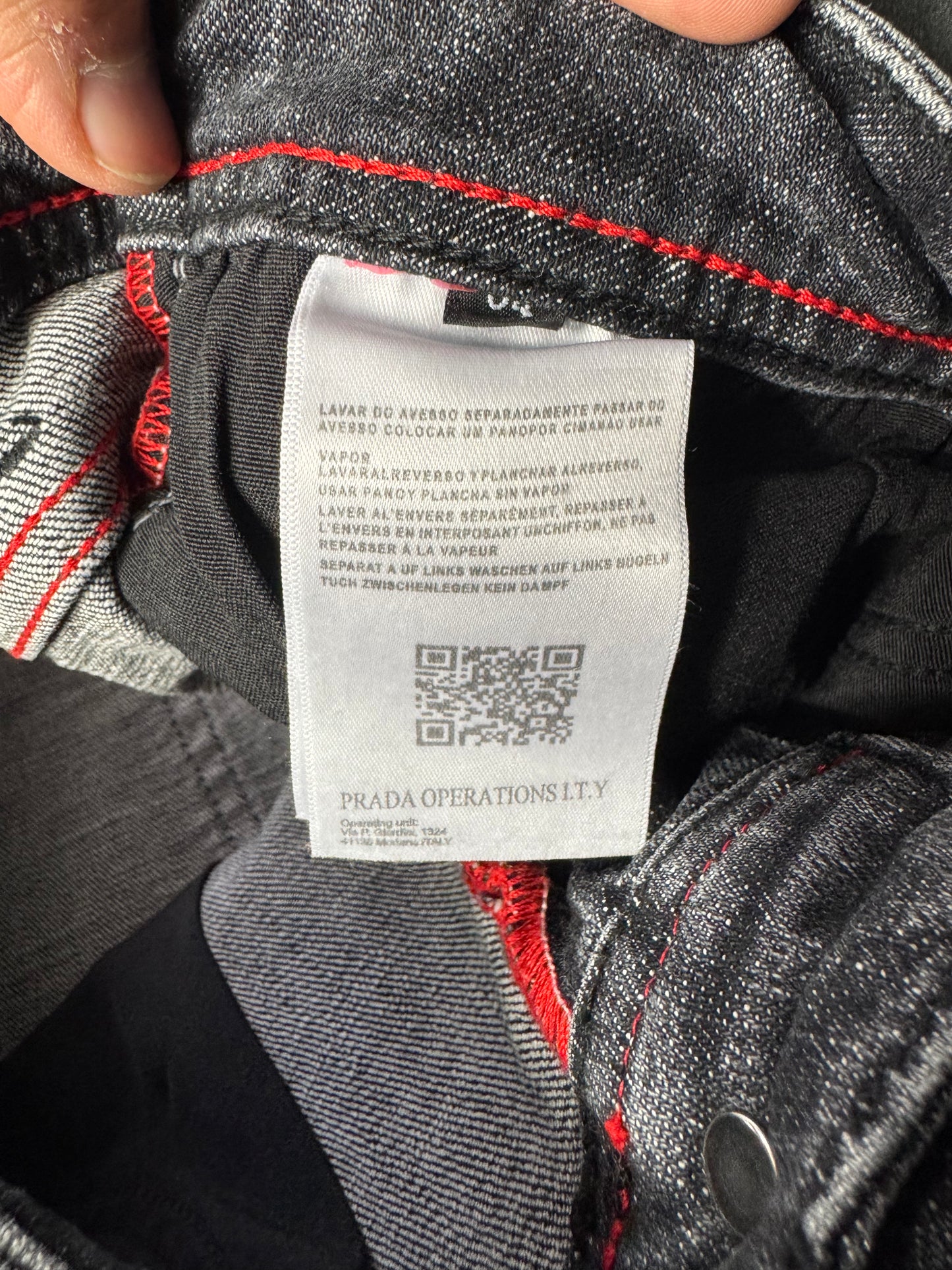 Jeans Prada Negros Etiqueta Piel con Placa