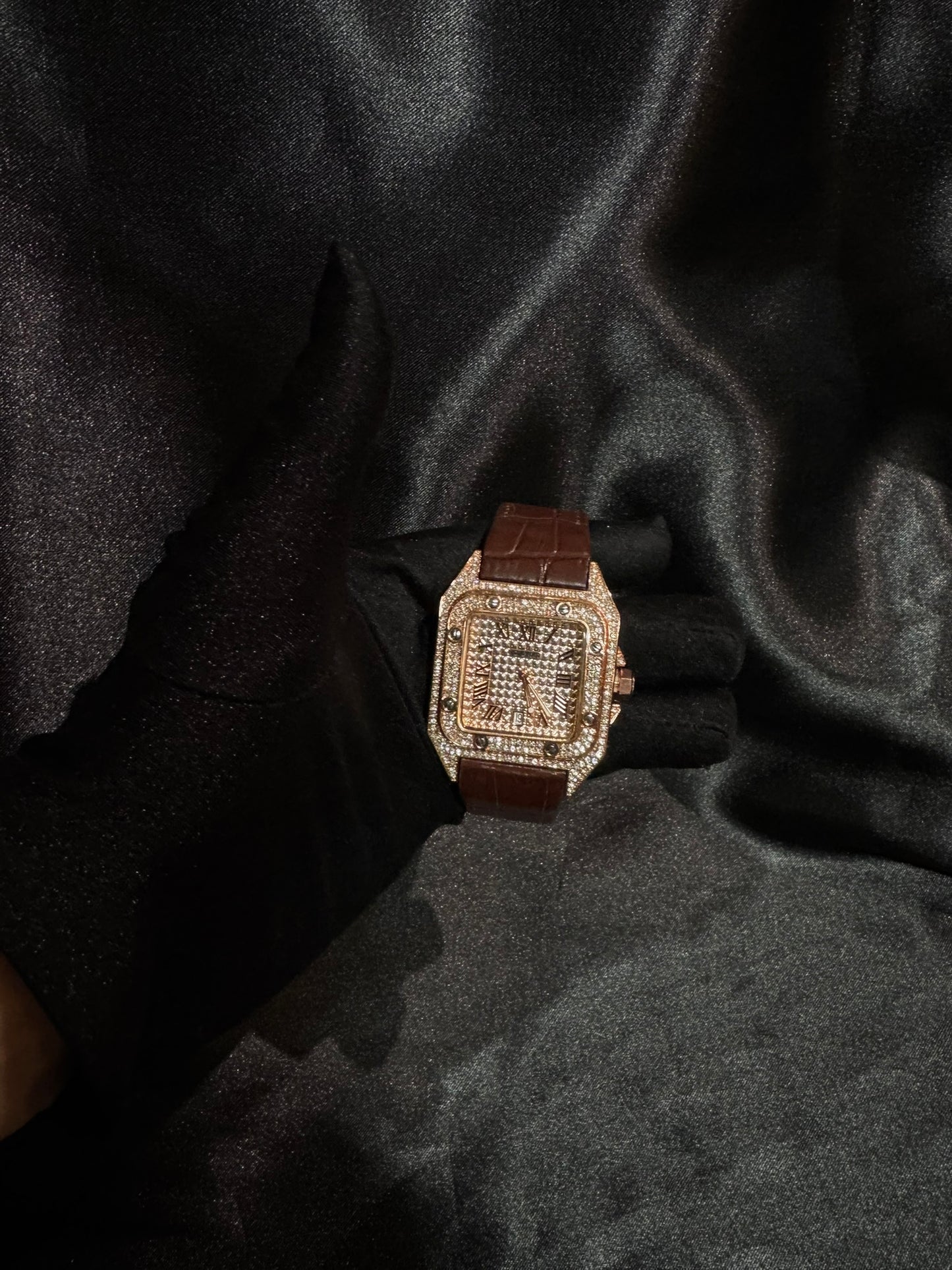 Reloj Cartier Pedrería Correa Café