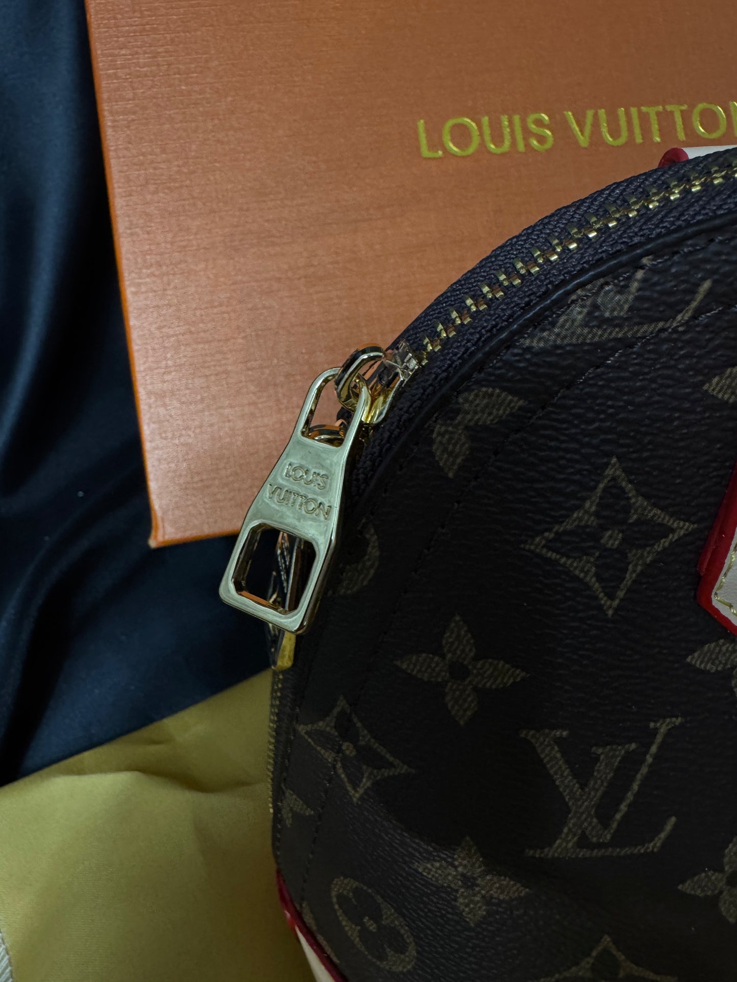 Louis Vuitton Alma BB Monogram
