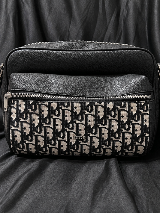Dior Oblique Messenger Negra con Beige