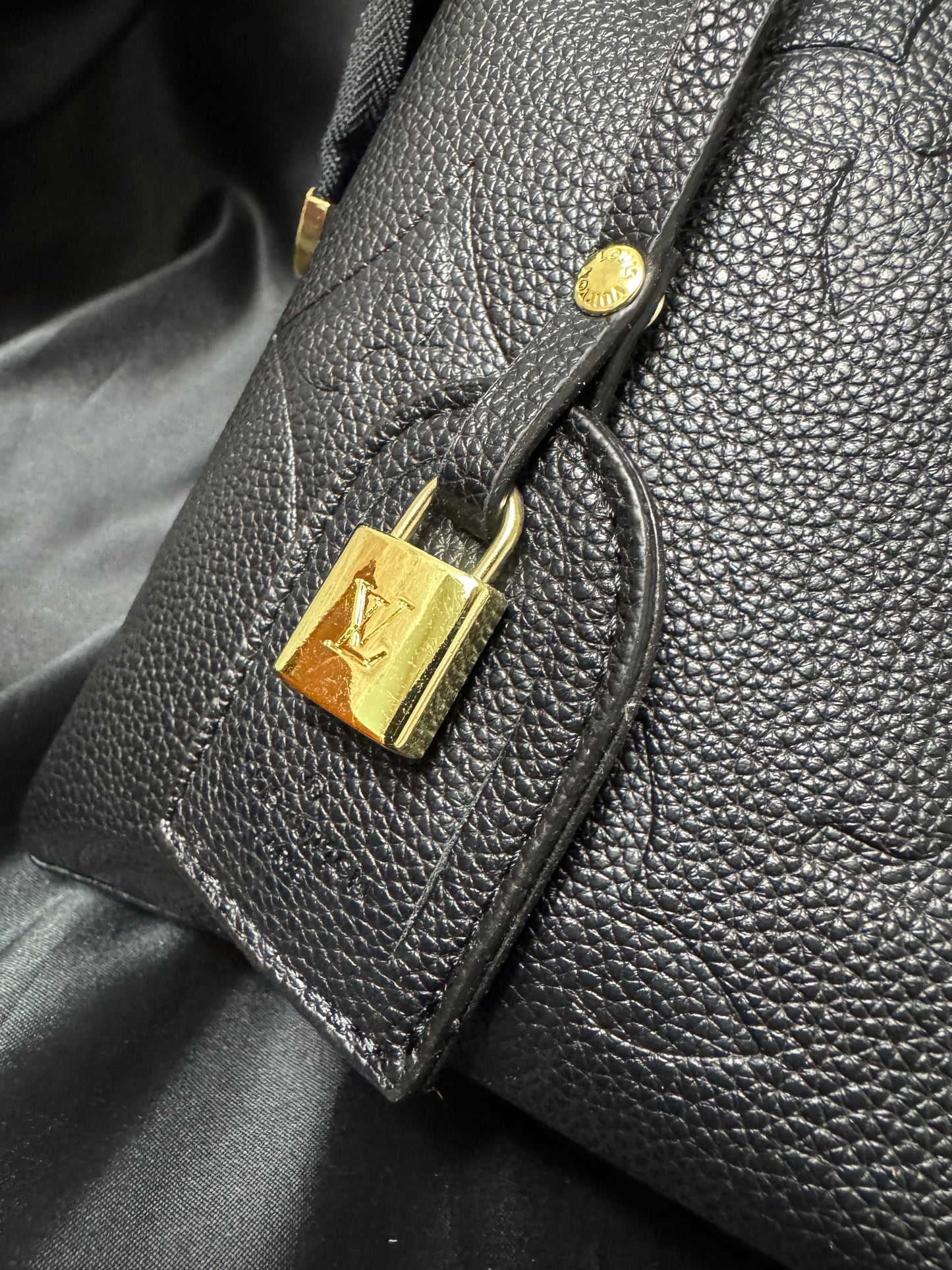 Louis Vuitton Petite Palais Negra